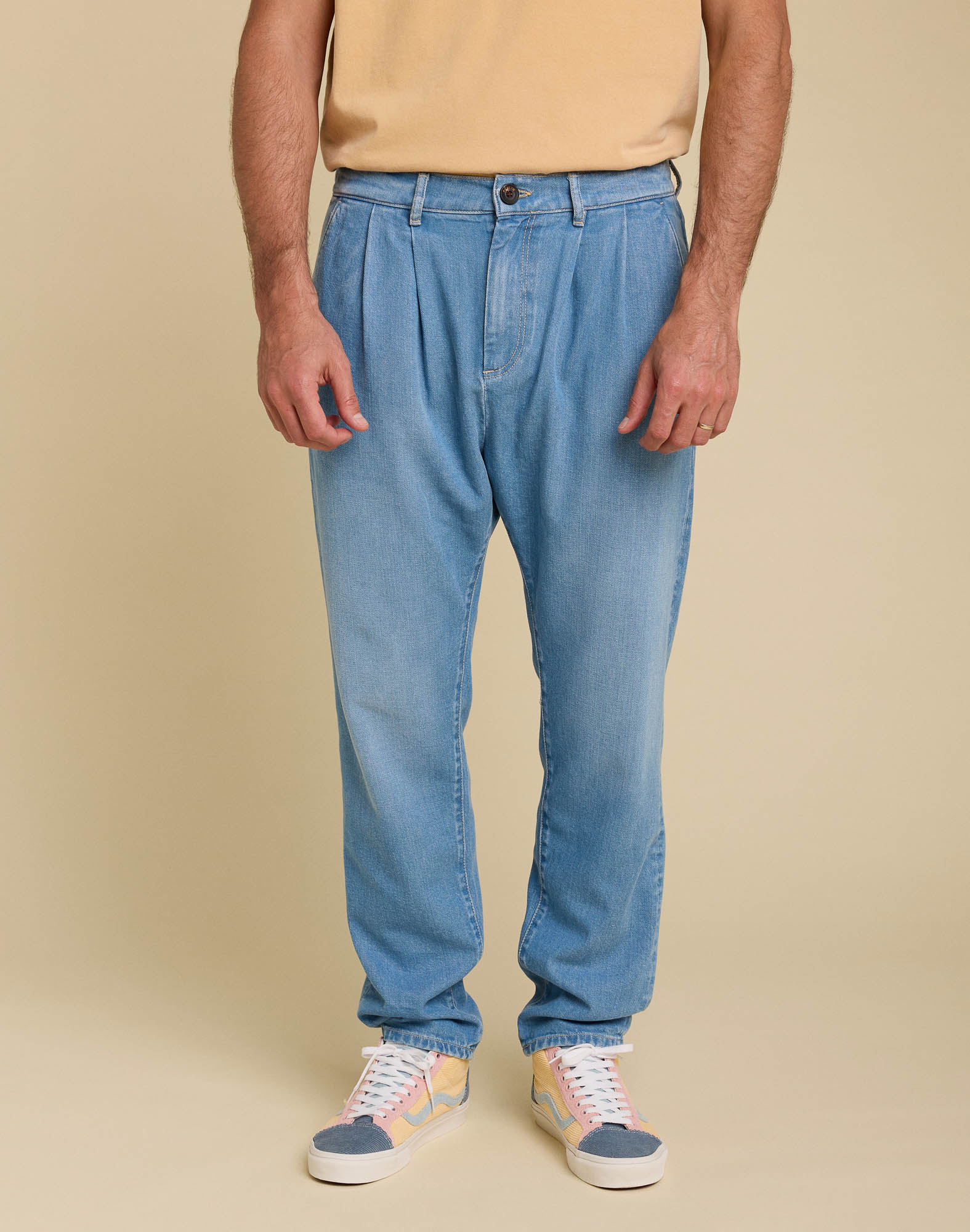 PANTALON TAPERED BLEACH